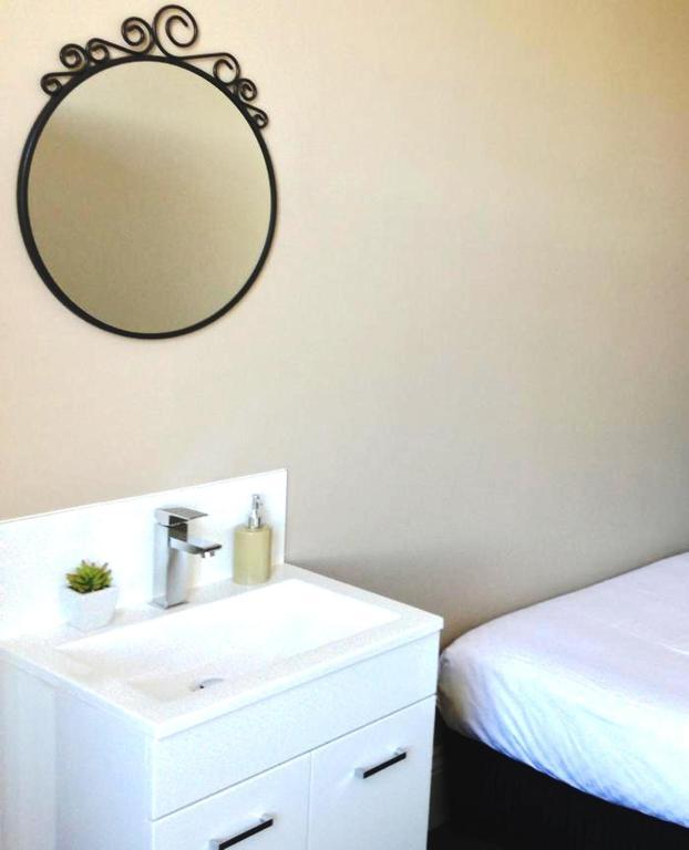Centennial Inn On Bathurst Launceston Phòng bức ảnh