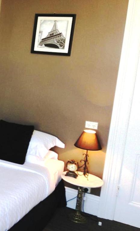 Centennial Inn On Bathurst Launceston Phòng bức ảnh